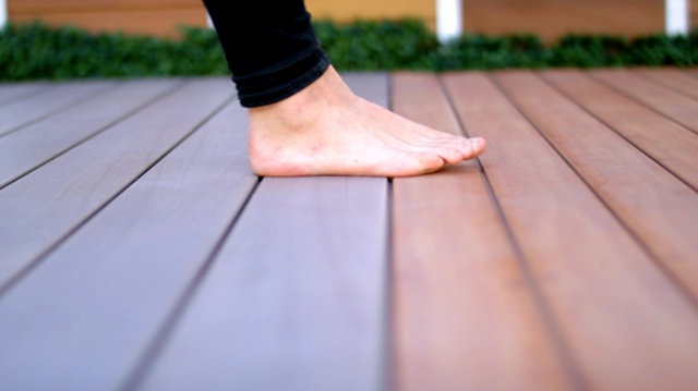 How to Choose a Decking Material for Heat Resistance