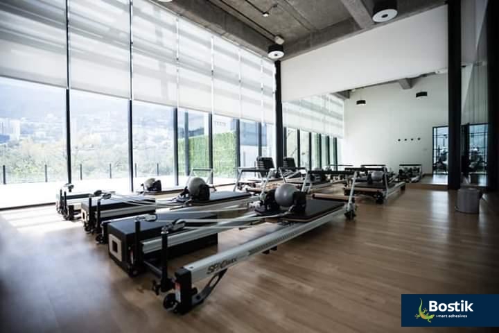 Adhesivos para pisos de vinil, conductivos y alfombras