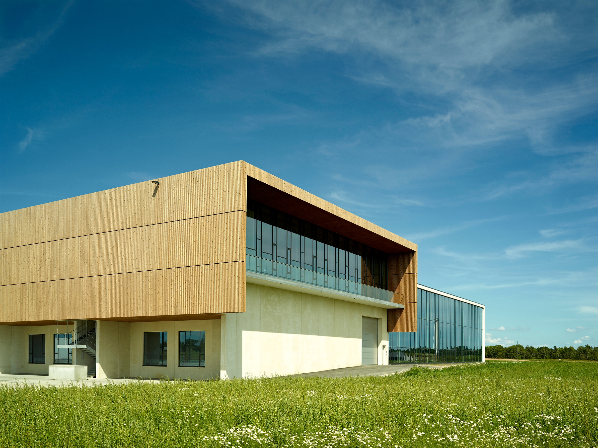 Trimoterm FTV in the BASE - Backing wall