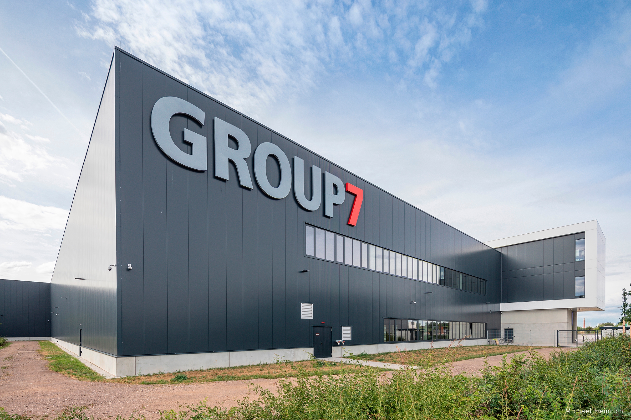 Trimoterm and Qbiss One in Warehouses