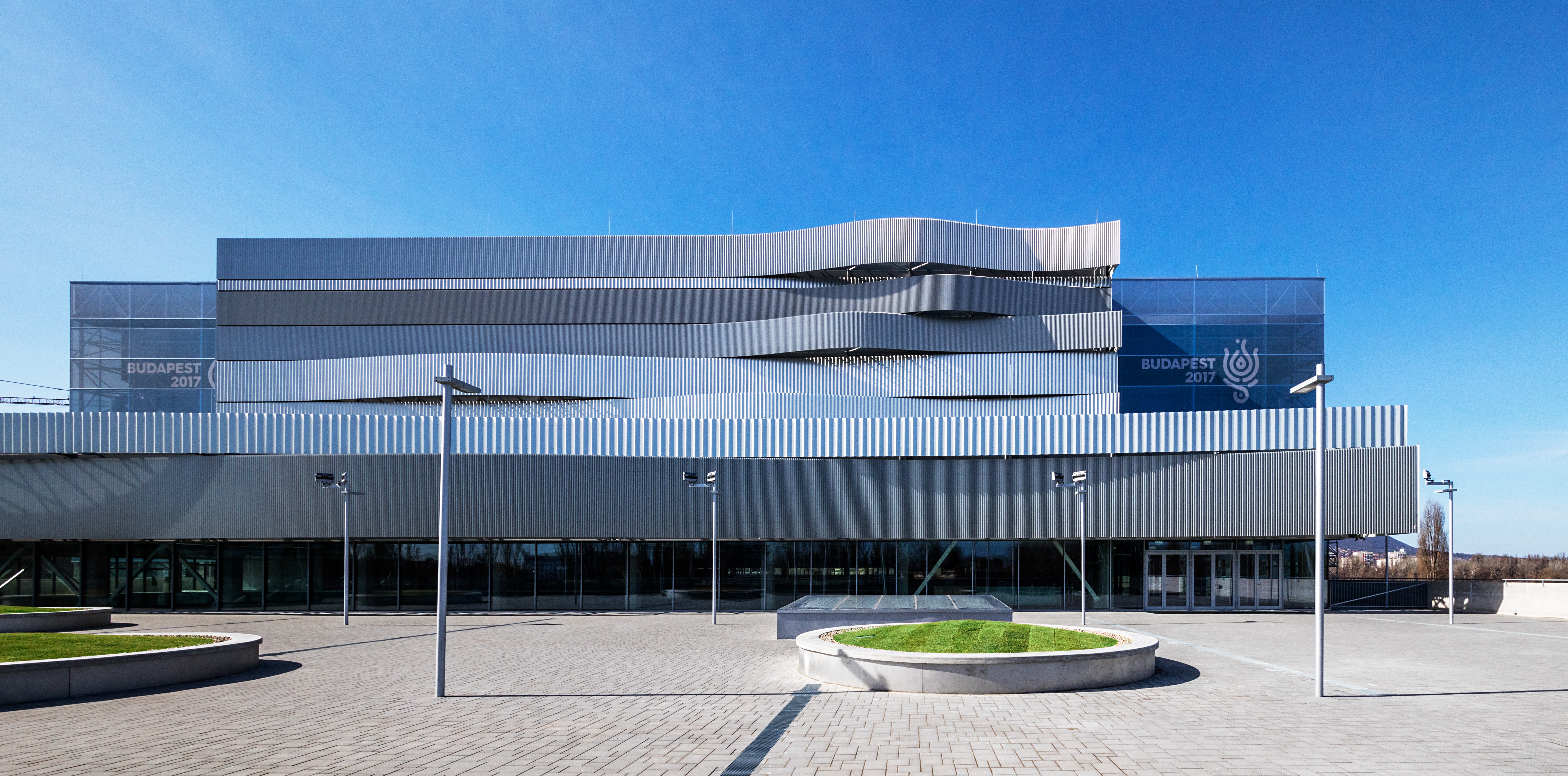 Trimoterm FTV in the BASE - Backing wall