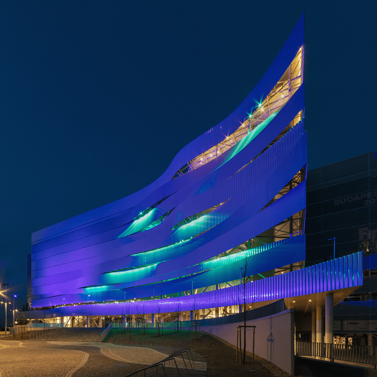 Trimoterm FTV in the BASE - Backing wall