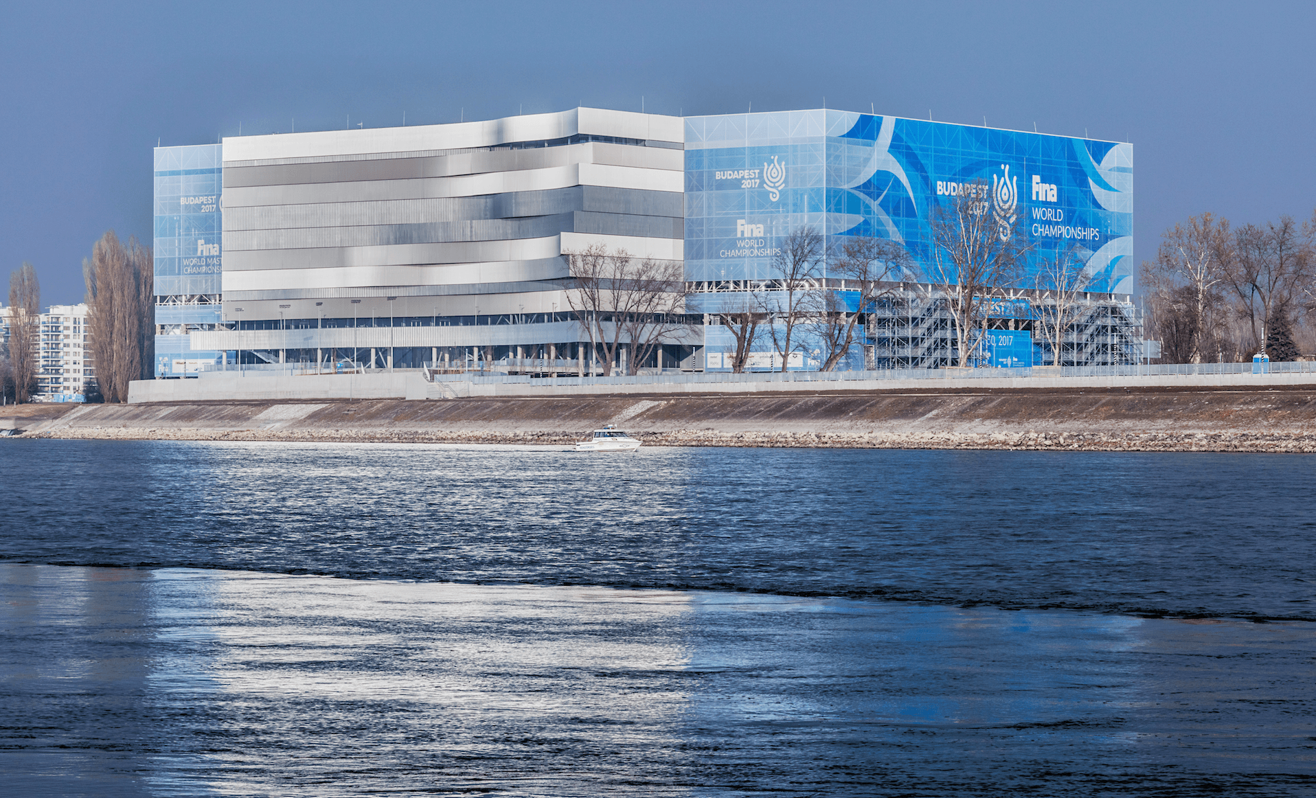 Trimoterm FTV in the BASE - Backing wall