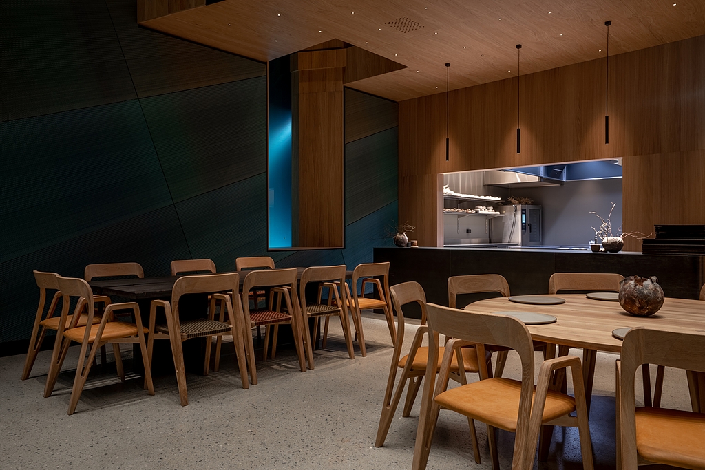 Lighting System Design in Underwater Restaurant