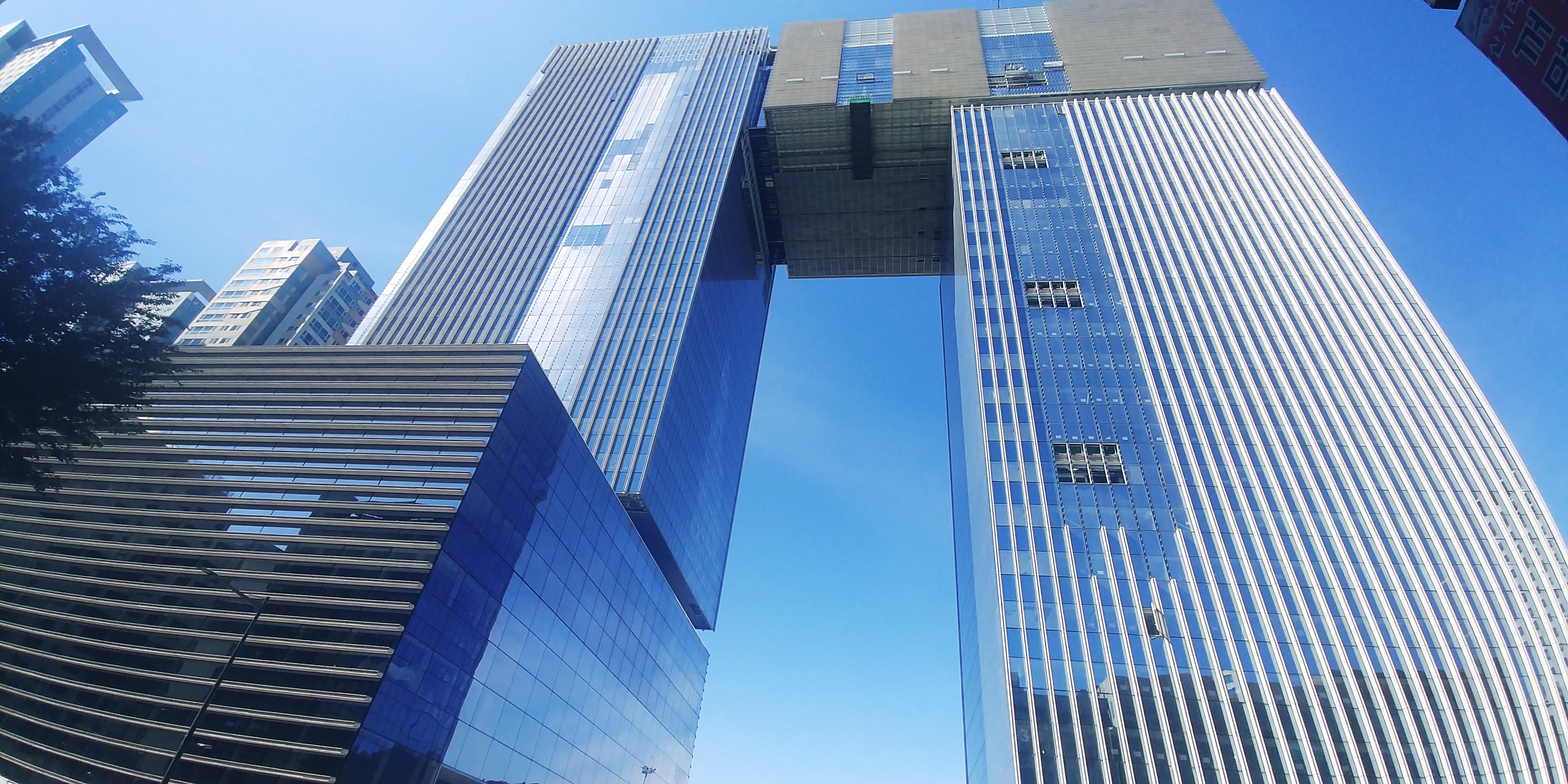 Bundang Doosan Tower - Alusion™ Stabilized Aluminum Foam