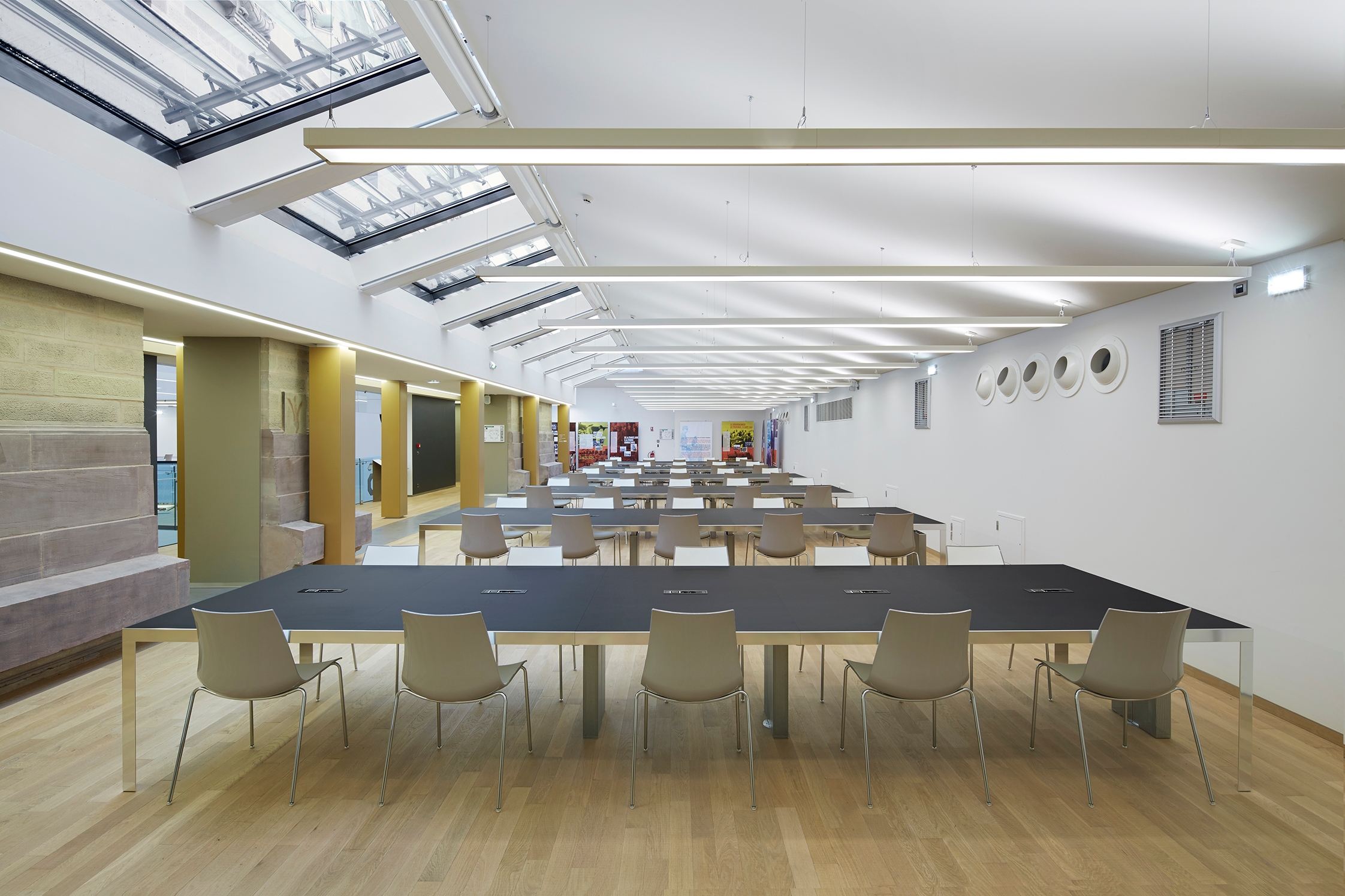 Interior Workstation Furniture in Strasbourg National and University Library