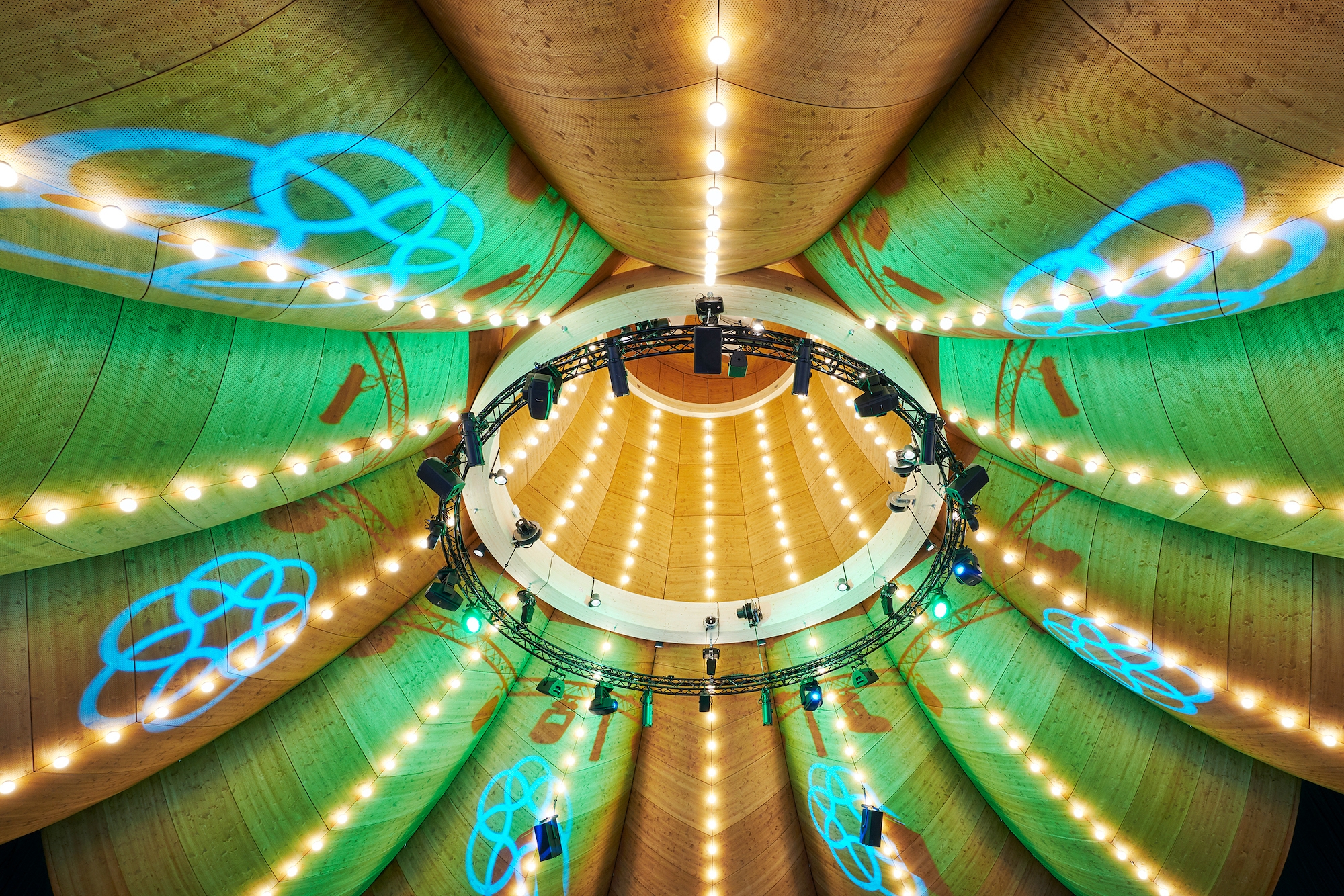 Timber Construction - Knie's Magician’s Hat