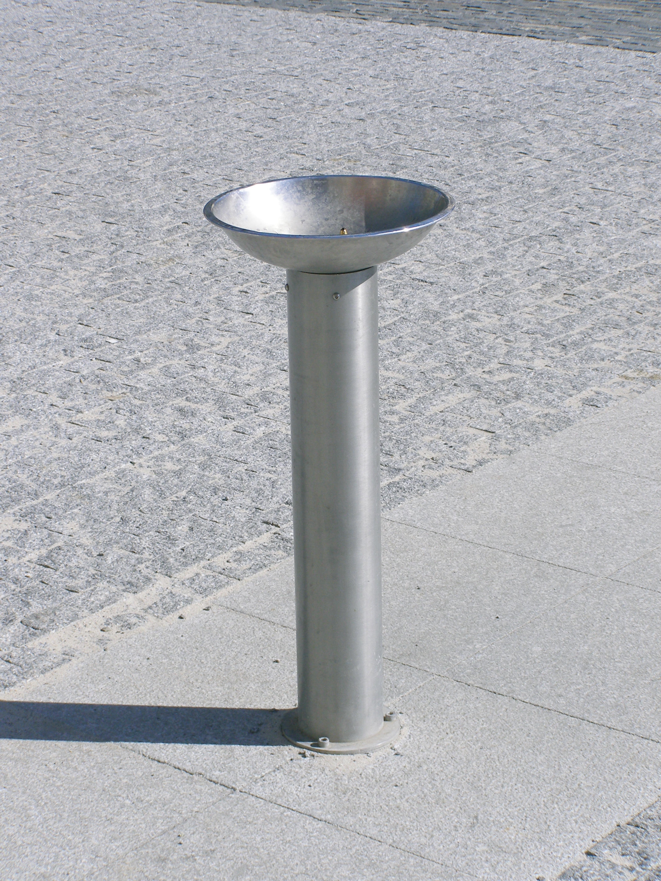 Drinking Fountain - Hydro