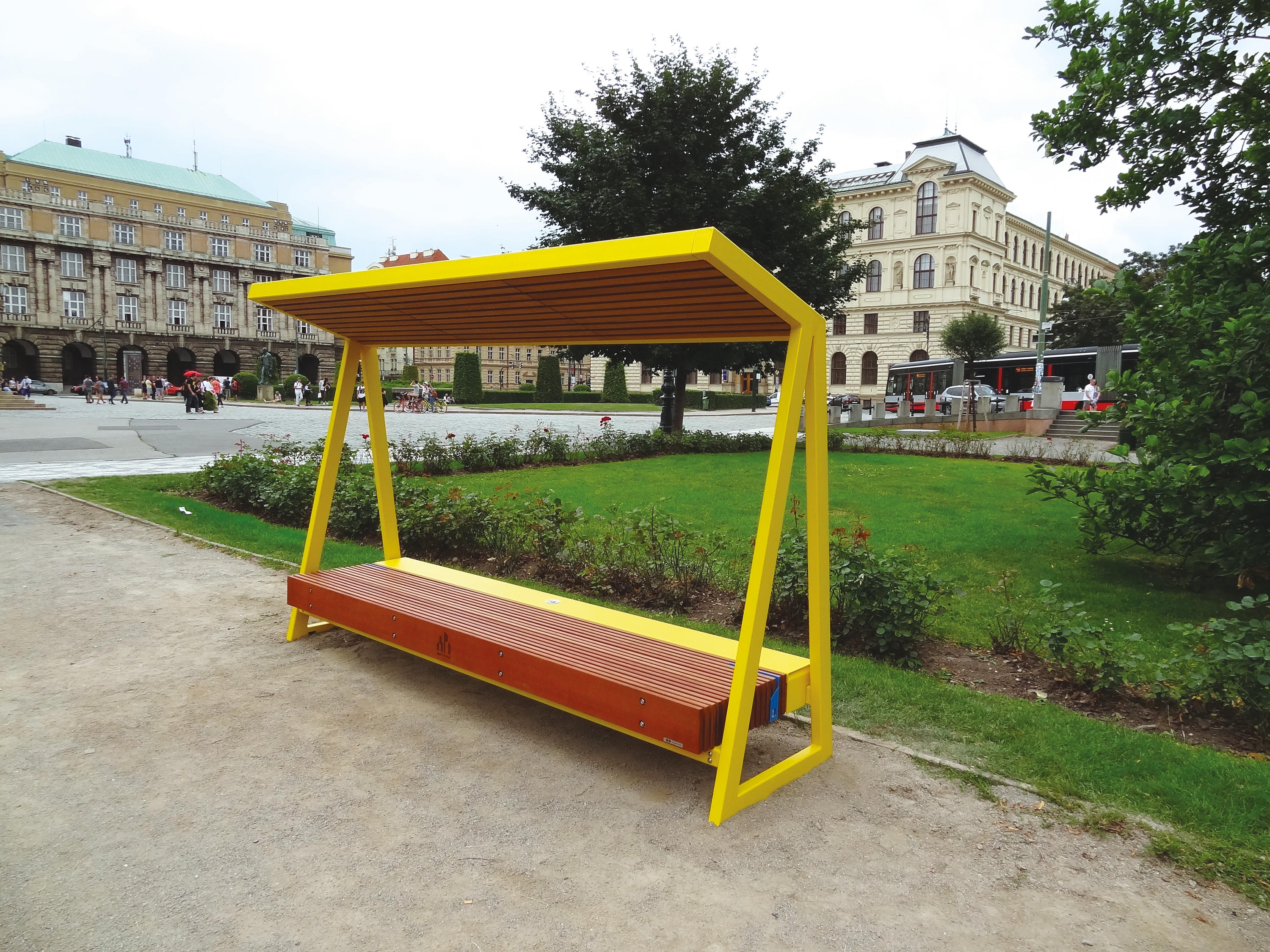 Solar Park Bench - Woody Solar
