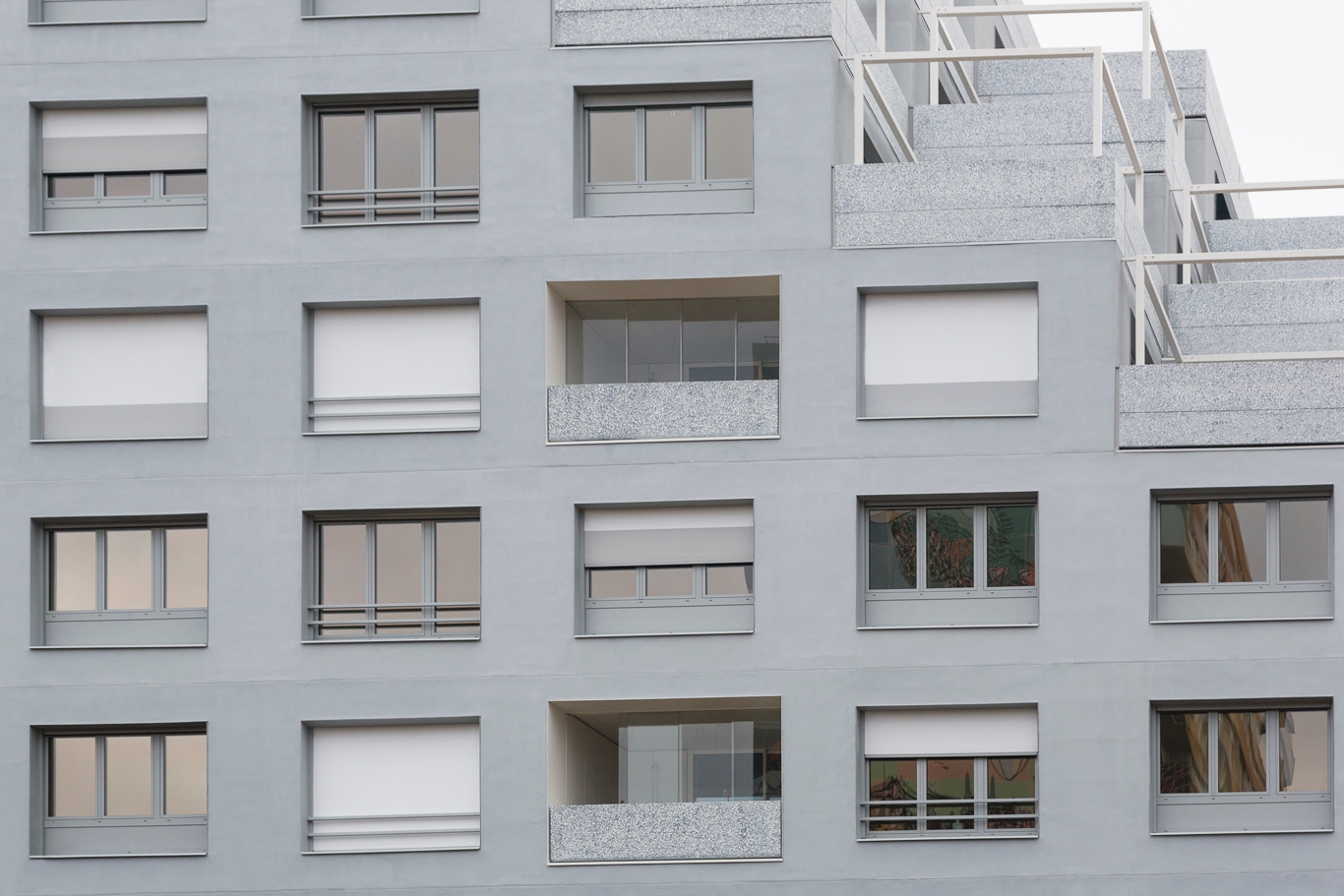 Z-Box Drawer Curtain System in LoPaA Residential Block