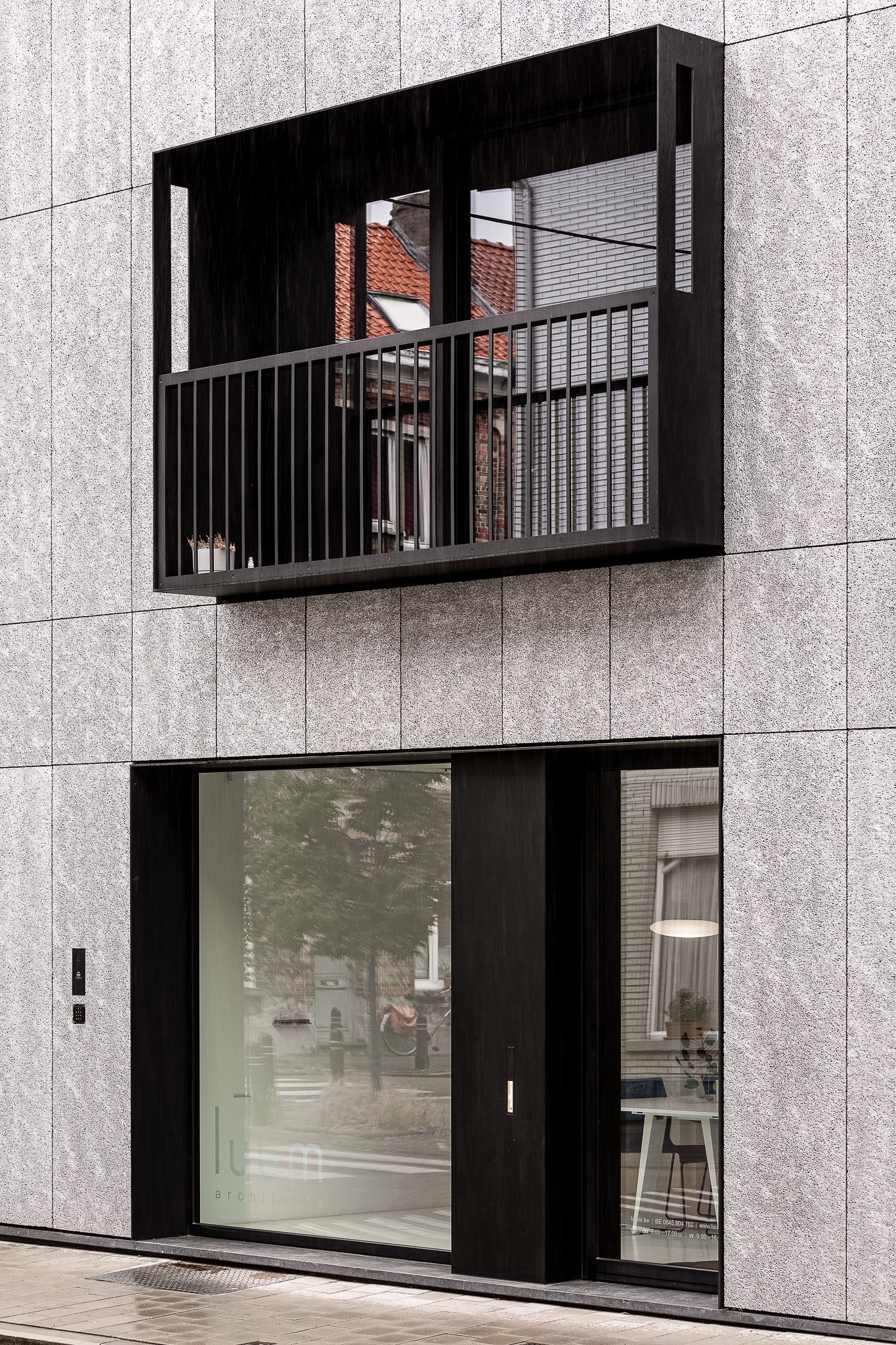 Stabilized Aluminium Foam Façade in New Luum Architects Office