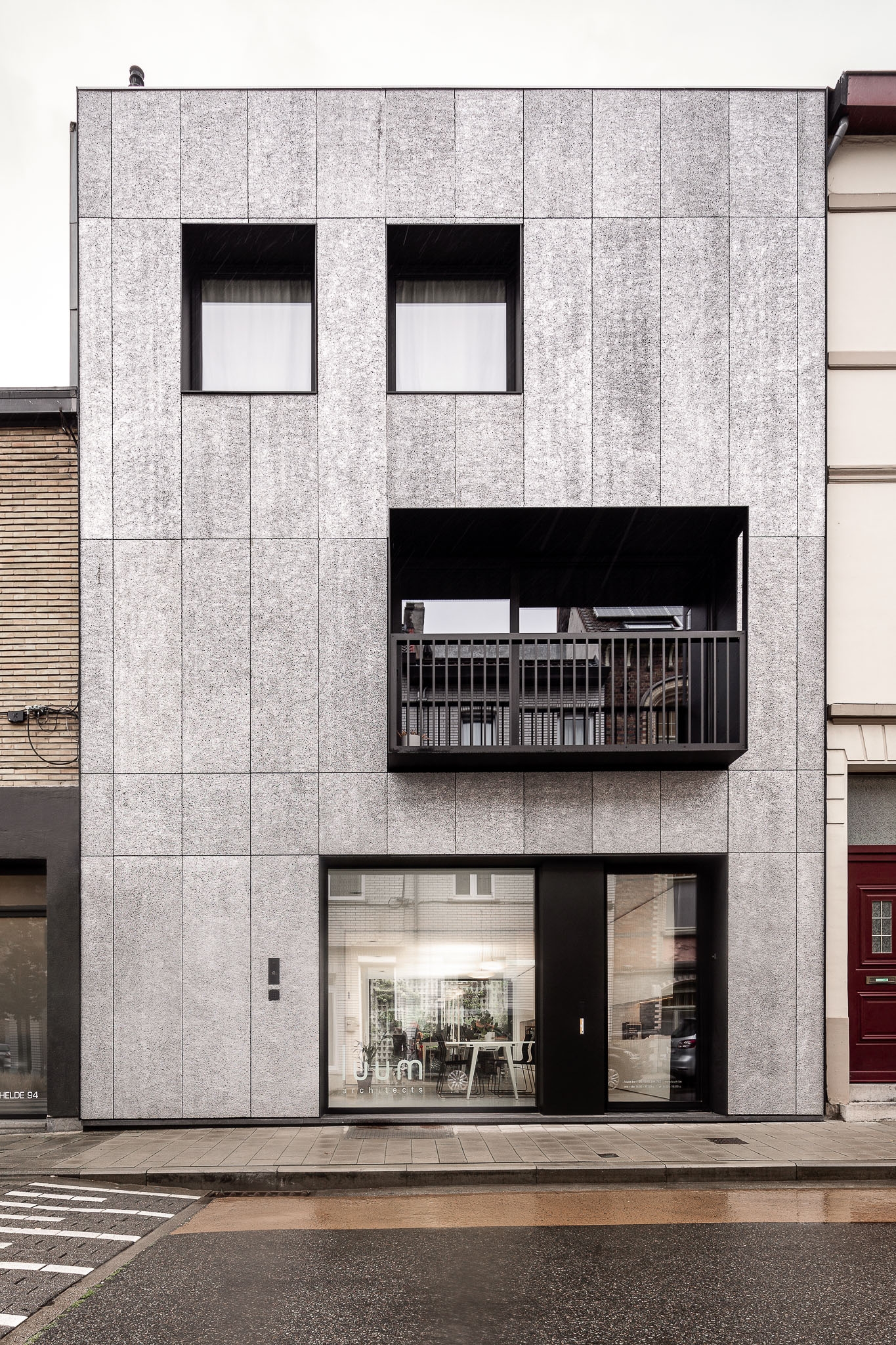 Stabilized Aluminium Foam Façade in New Luum Architects Office