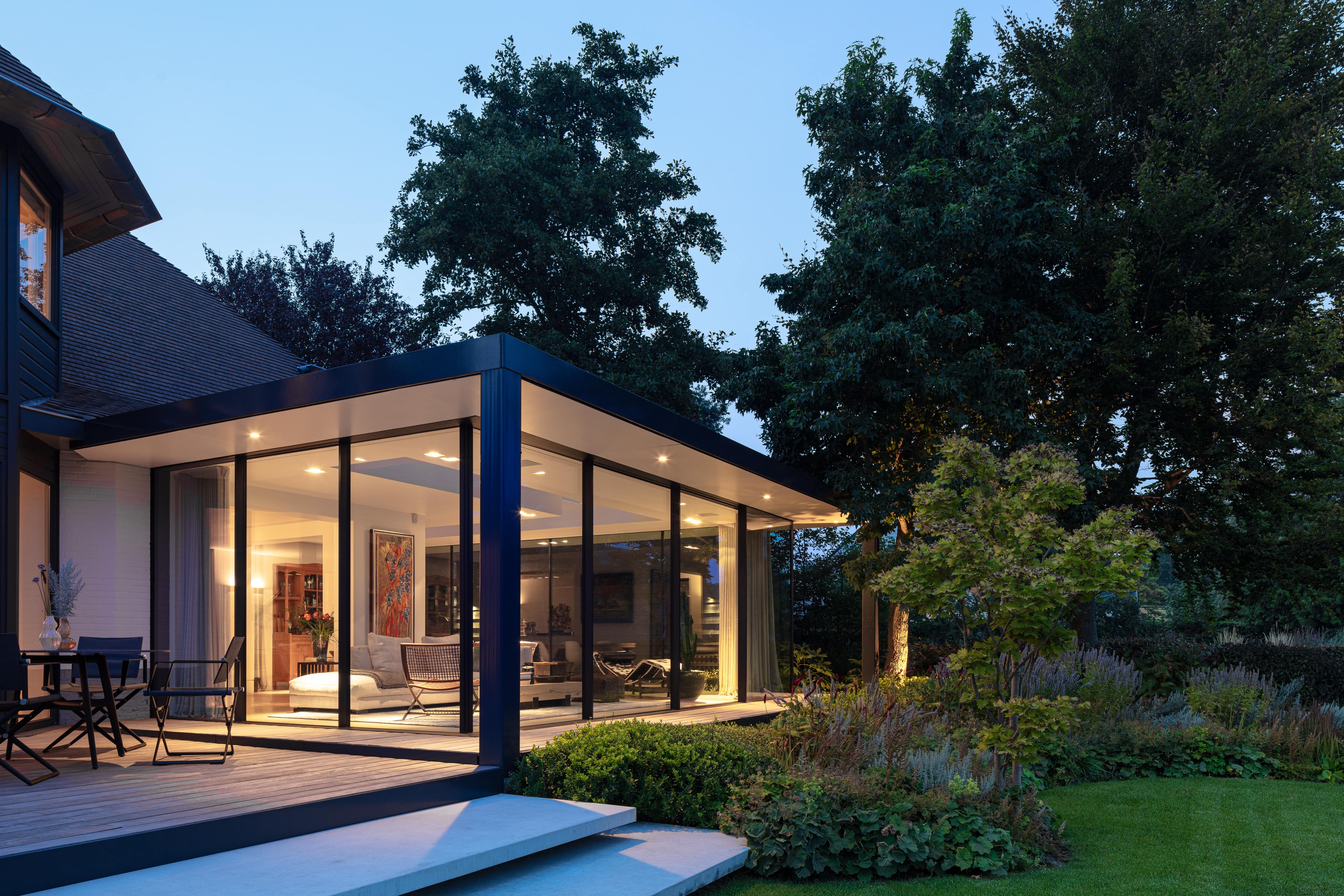 Corner Window in Burgerkraan Residence