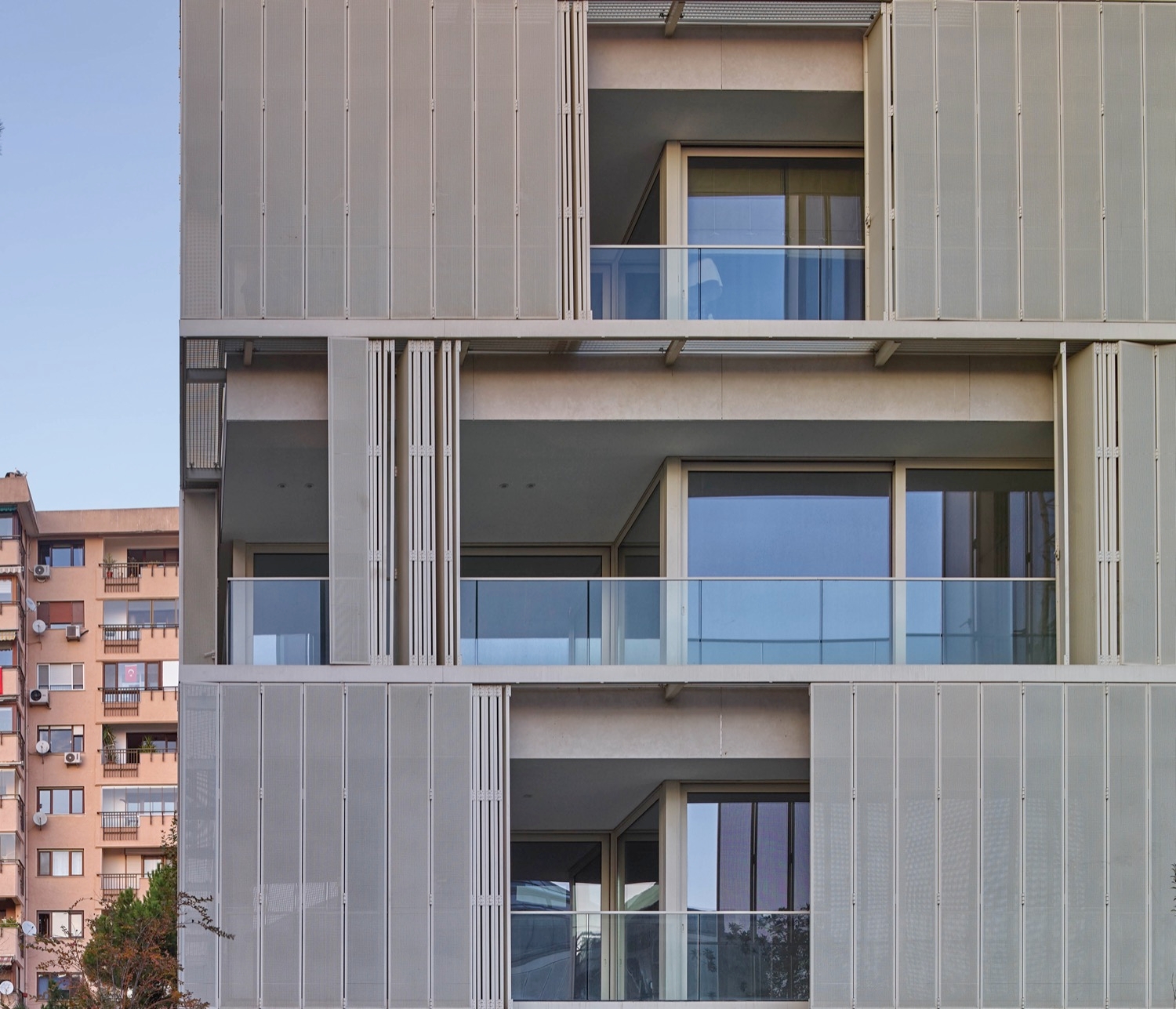 Dynamic Metal Façade Cladding