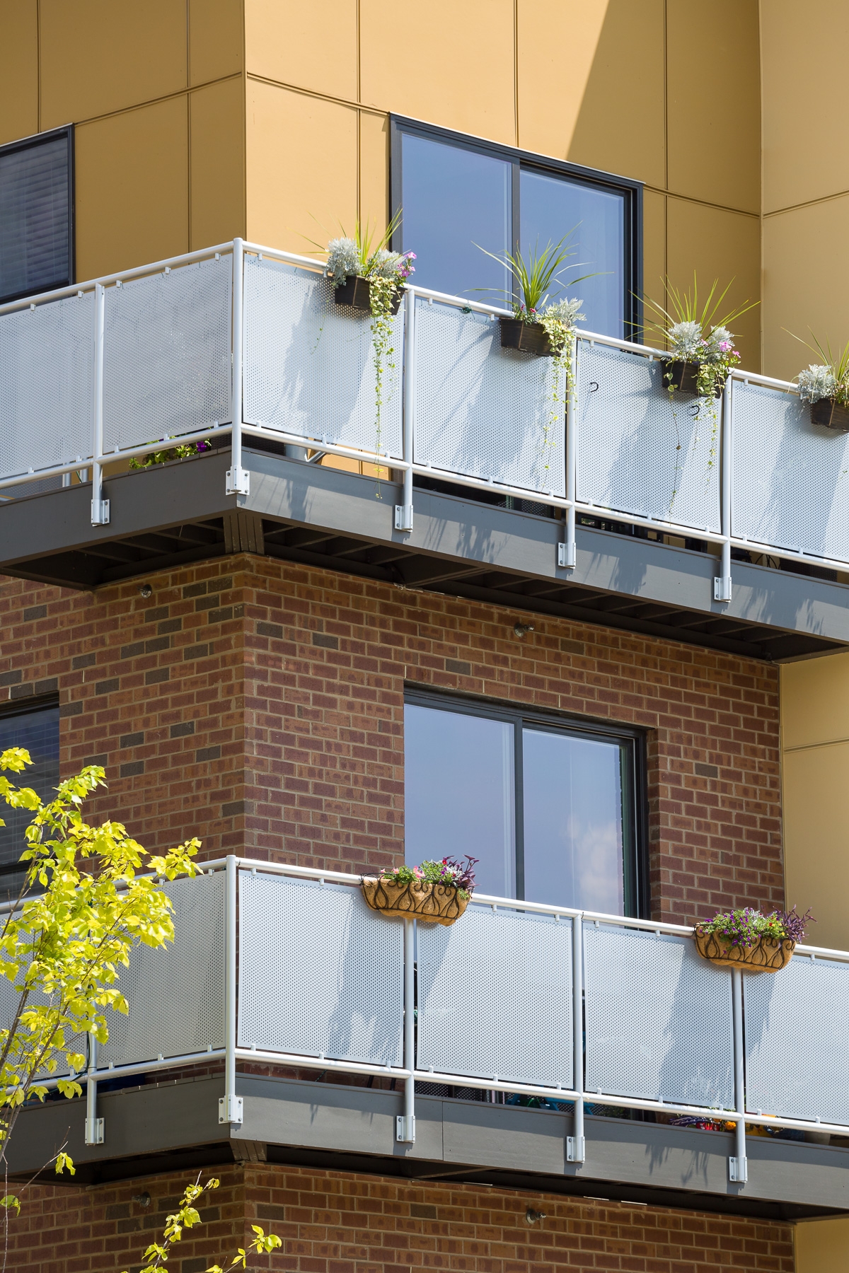 Interna-Rail® Aluminum Railing