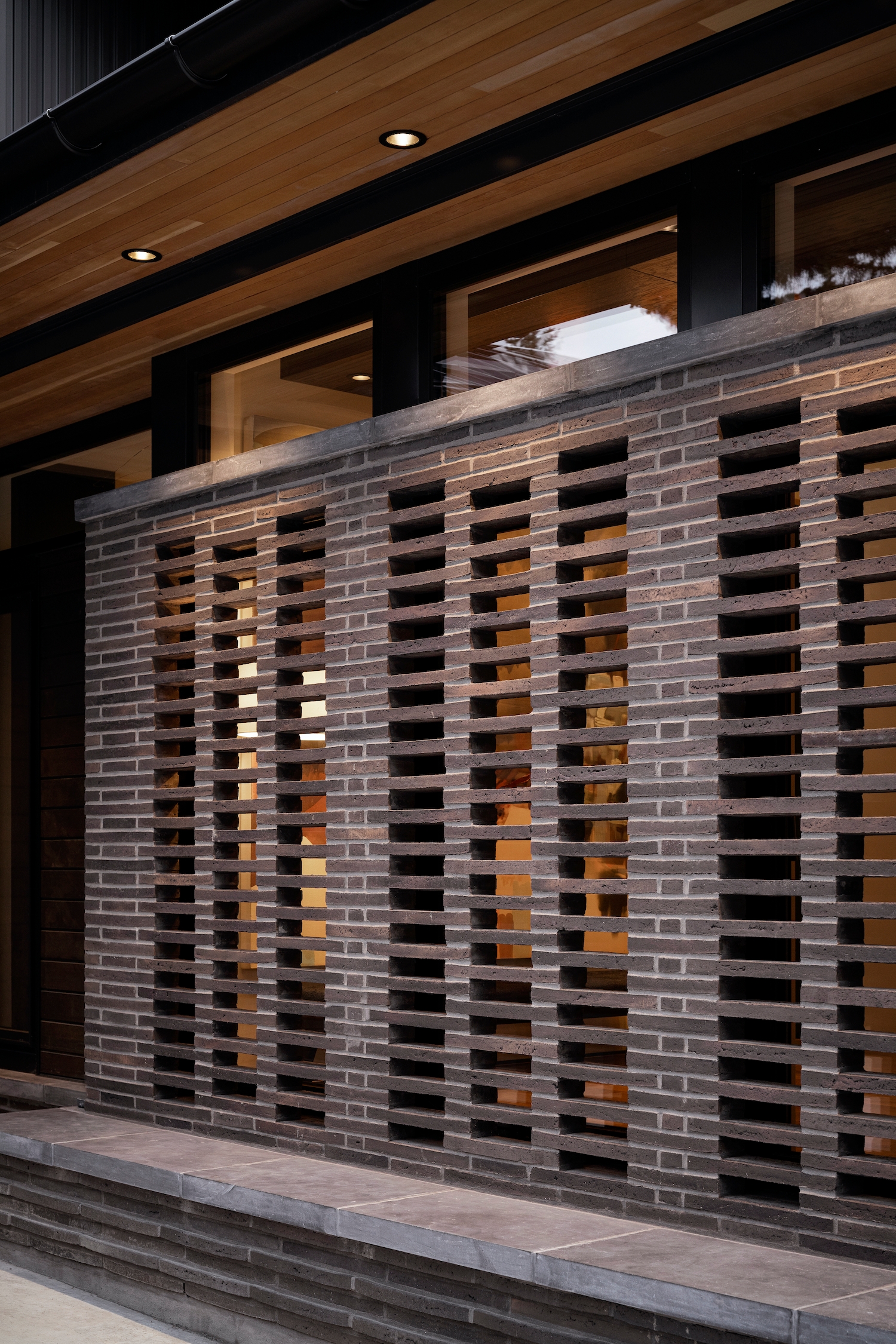 Facing Bricks - Ultima RT 161