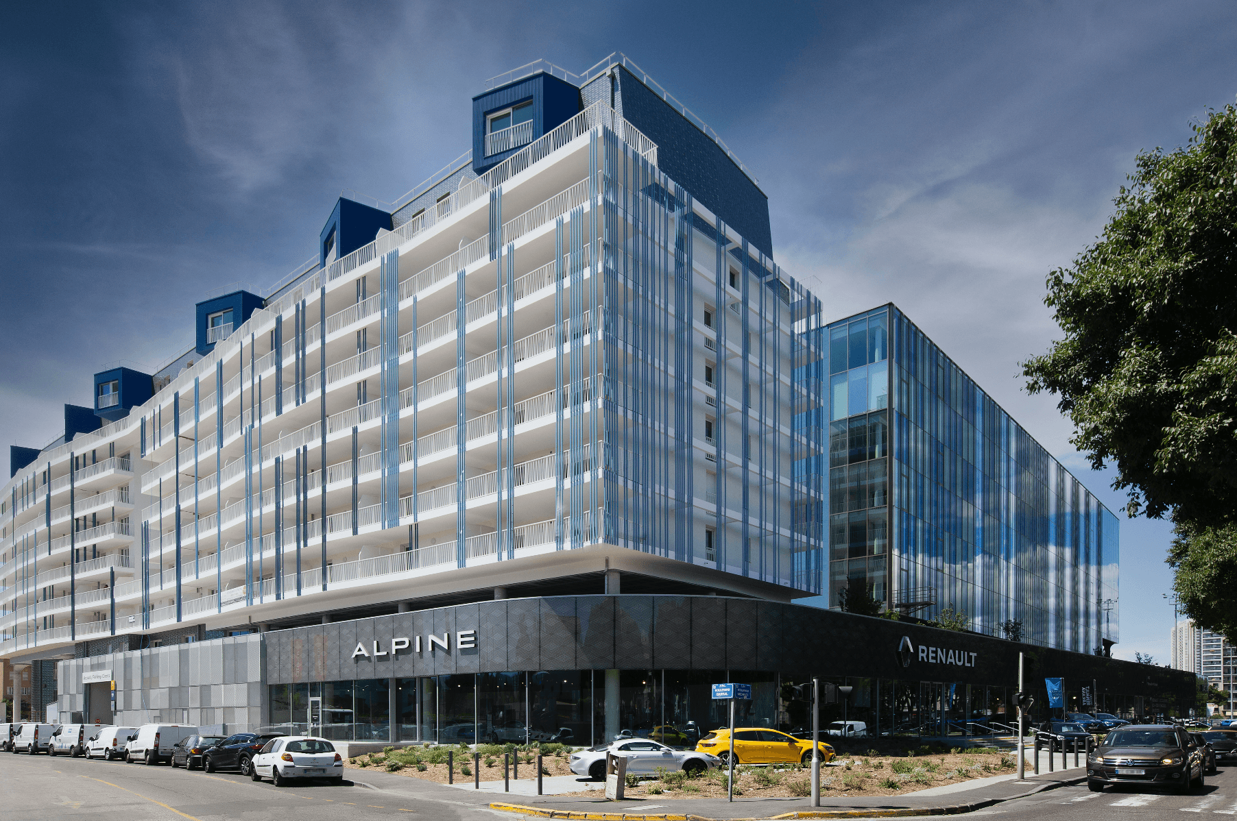 Premium Roller Shades in 8ÈME Art