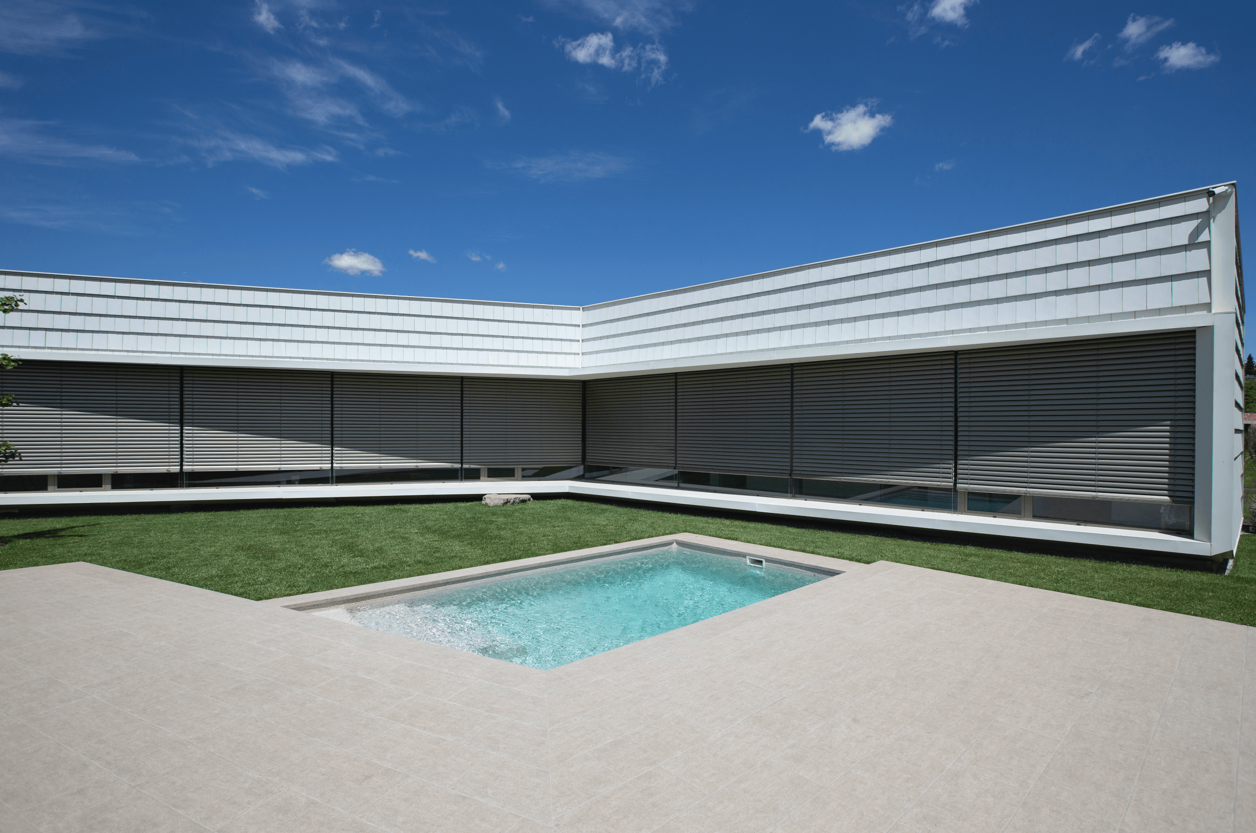 BSO Outdoor Venetian Blinds in OM House