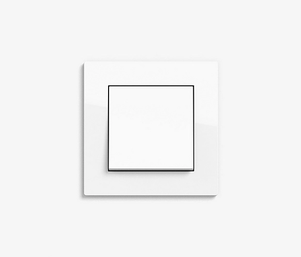 E2 | Instalación plana color blanco puro brillante