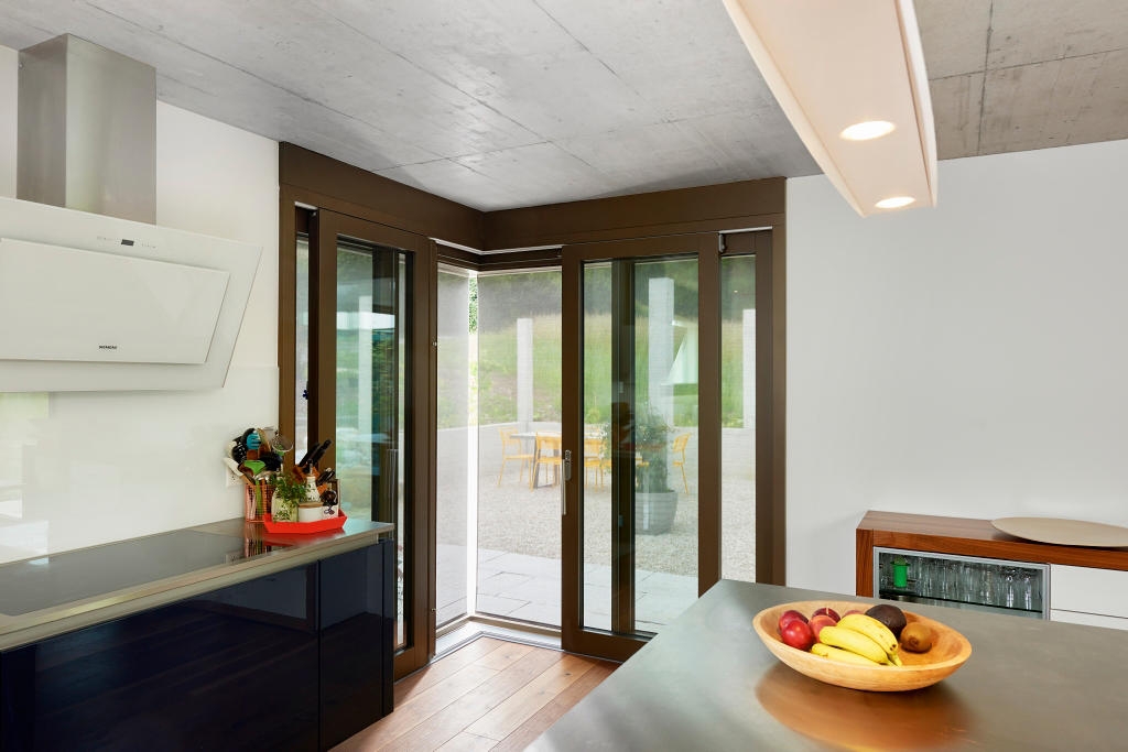 Corner Window Blind - Panovista