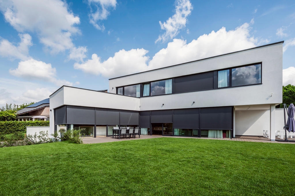 Corner Window Blind - Panovista