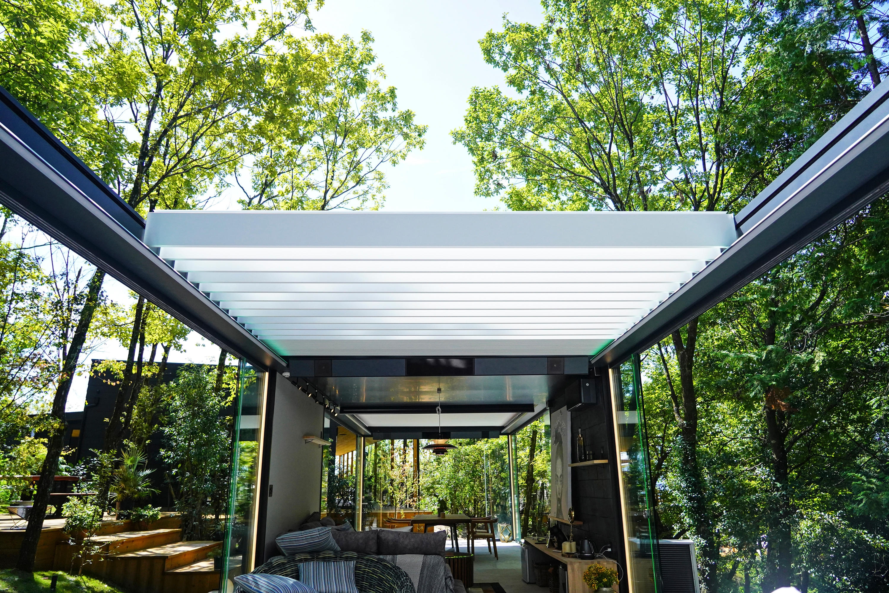 Pergola with Retractable Roof - Camargue Skye