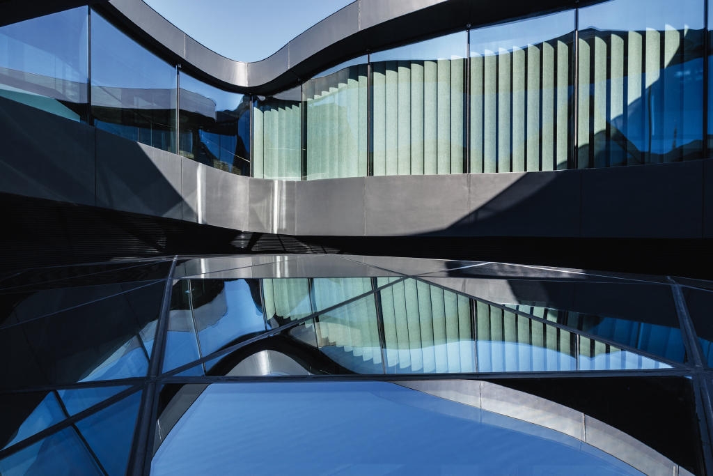 Continuous Louver System - Linius