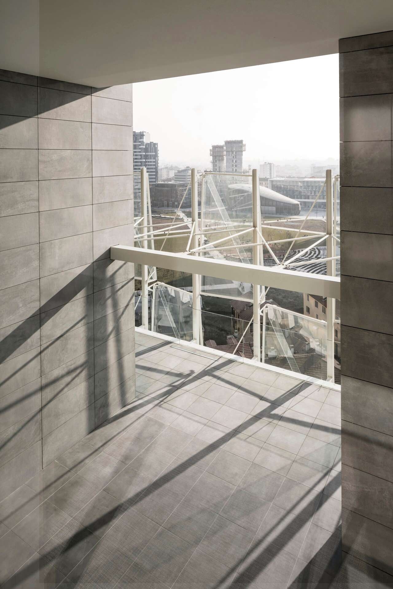 Porcelain Stoneware in De Castillia 23, Milan