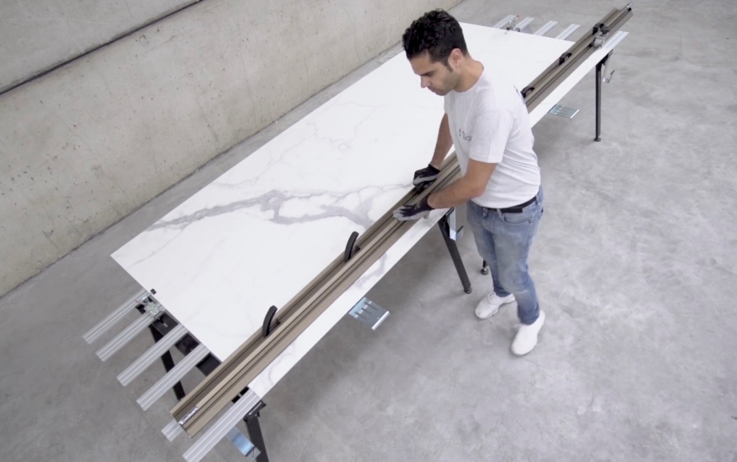 How to Handle Extra-Large Format Porcelain