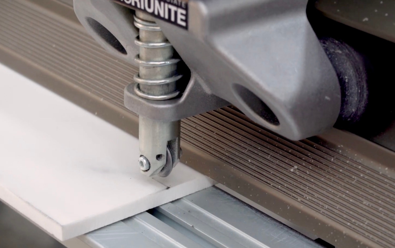 How to Handle Extra-Large Format Porcelain