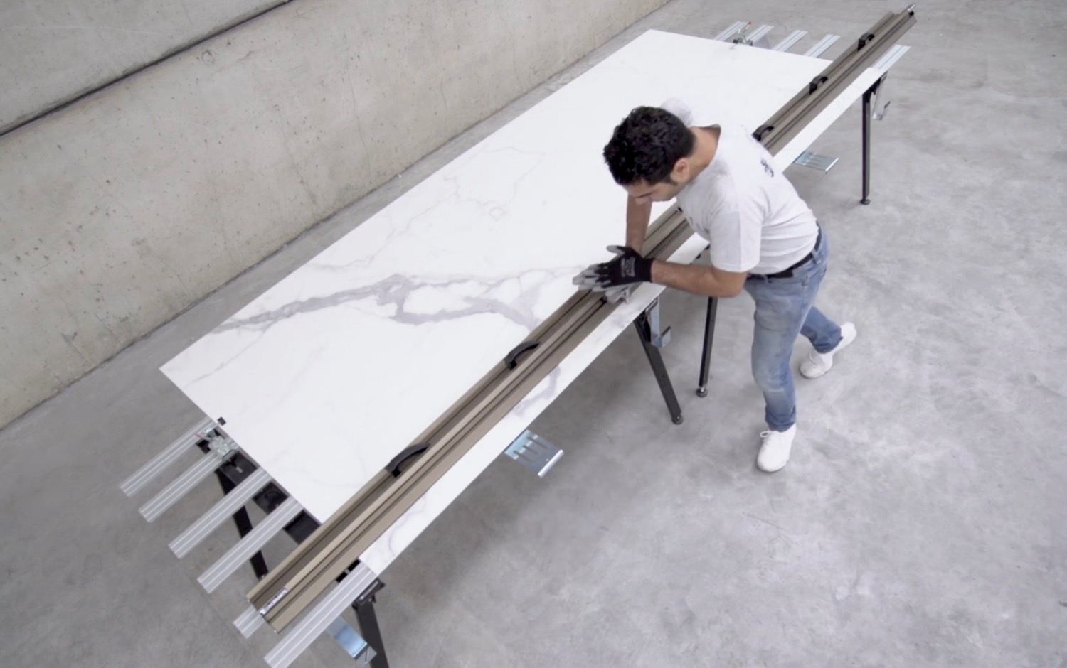 How to Handle Extra-Large Format Porcelain