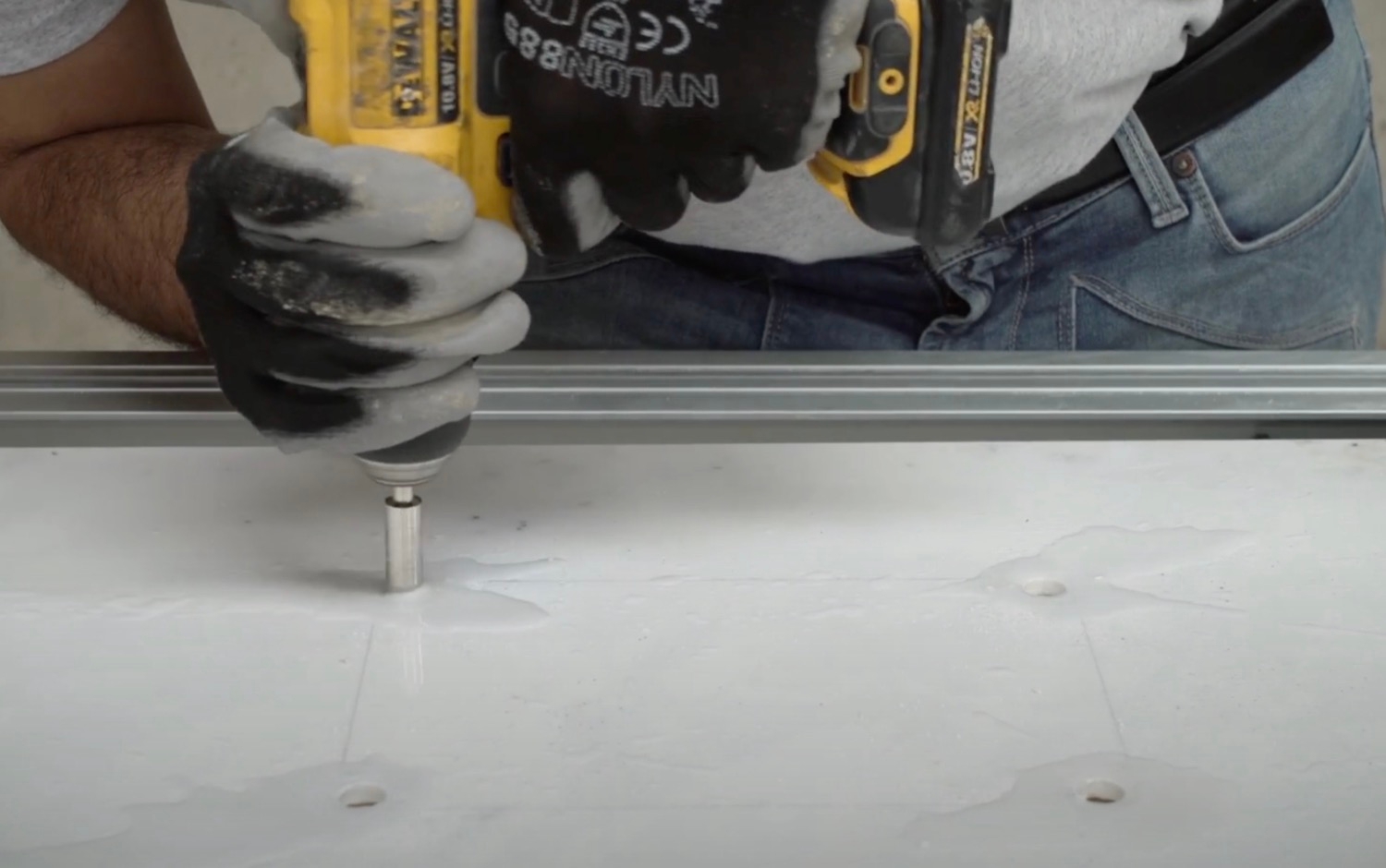 How to Handle Extra-Large Format Porcelain