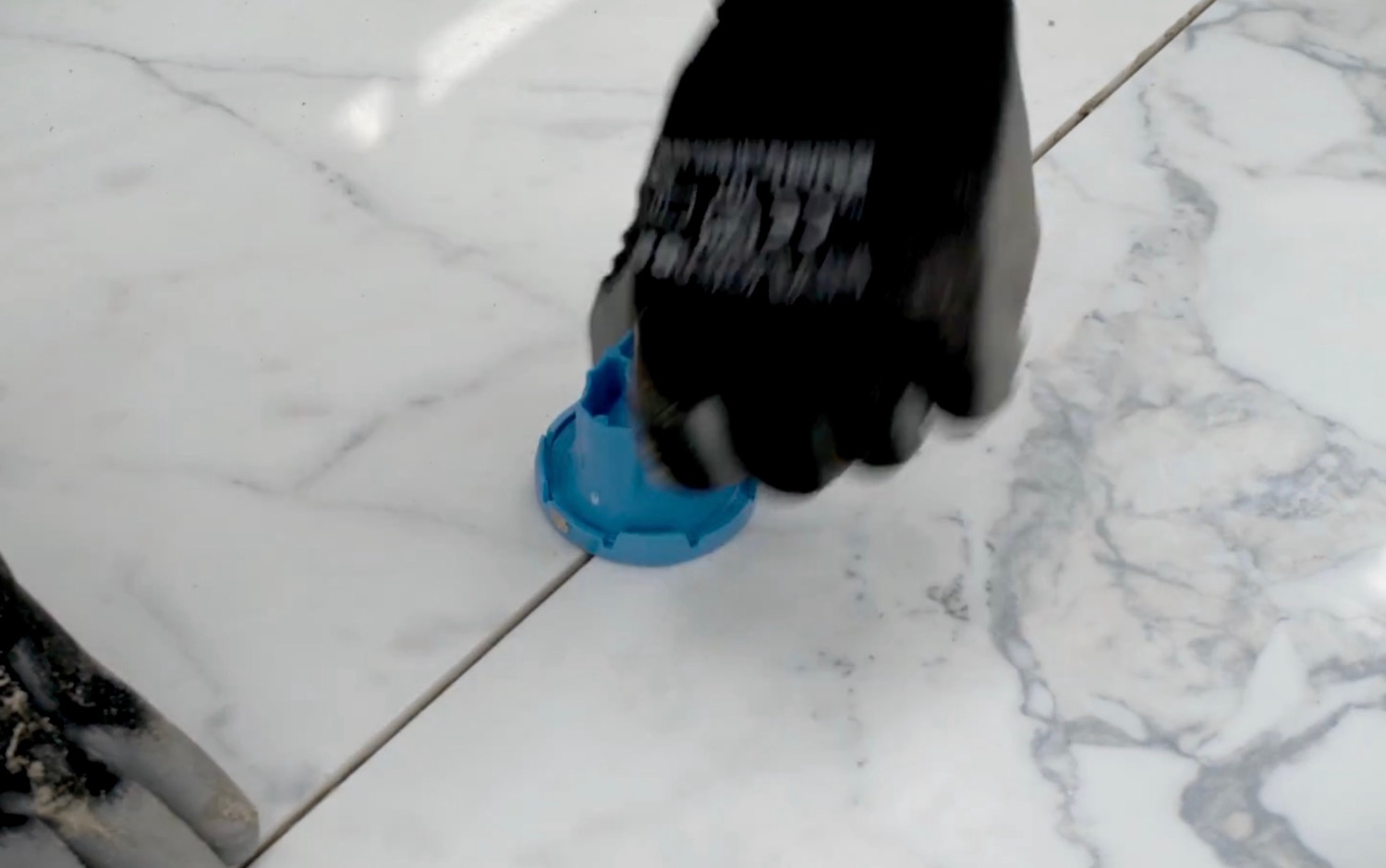 How to Handle Extra-Large Format Porcelain