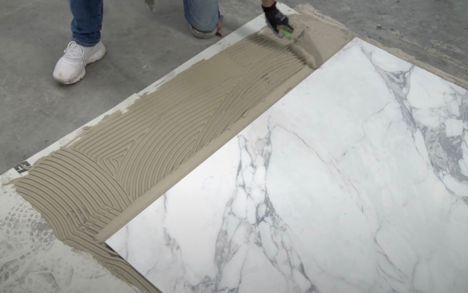 How to Handle Extra-Large Format Porcelain