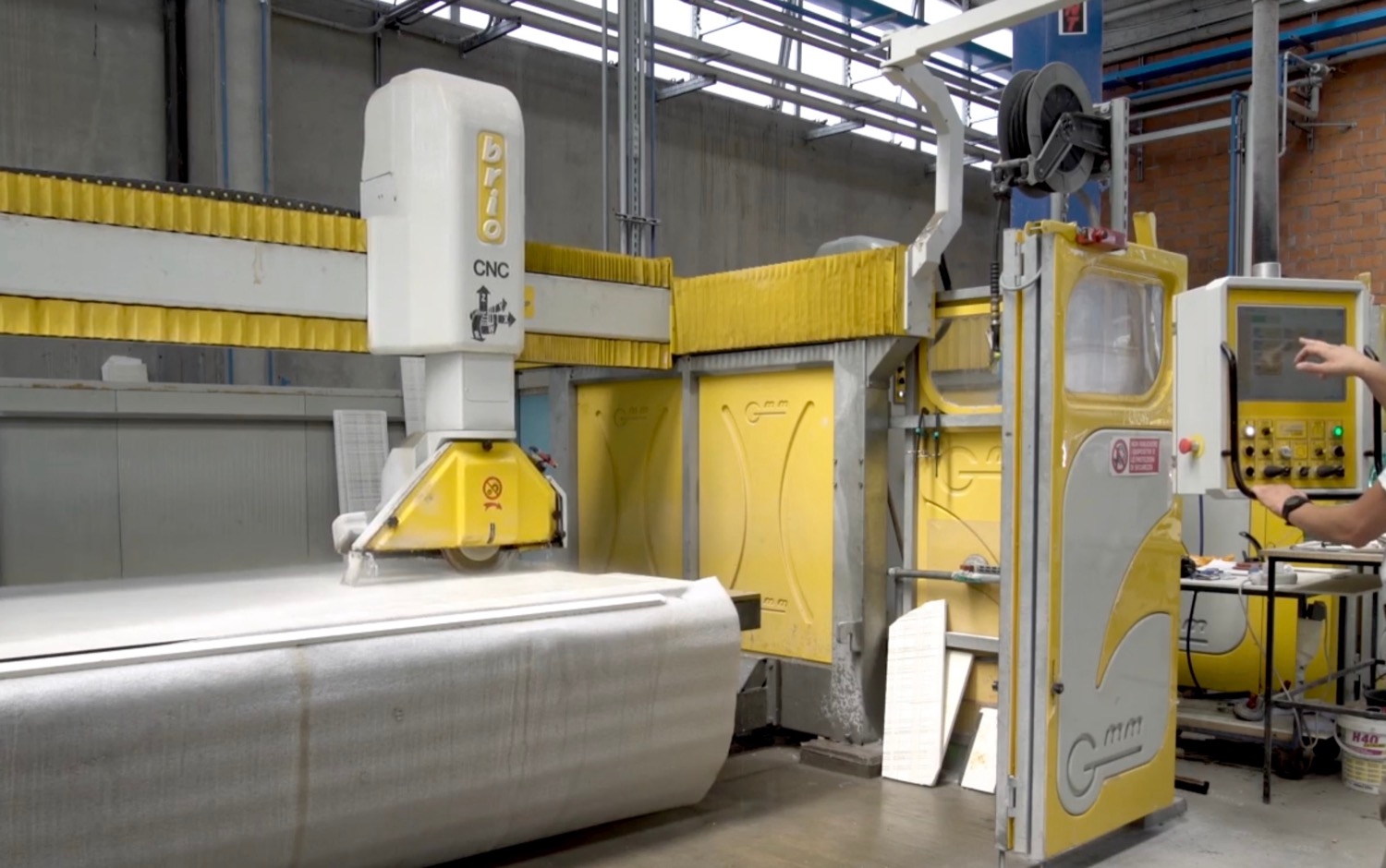 How to Handle Extra-Large Format Porcelain