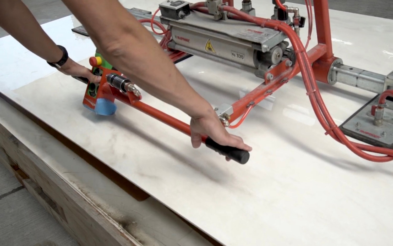 How to Handle Extra-Large Format Porcelain