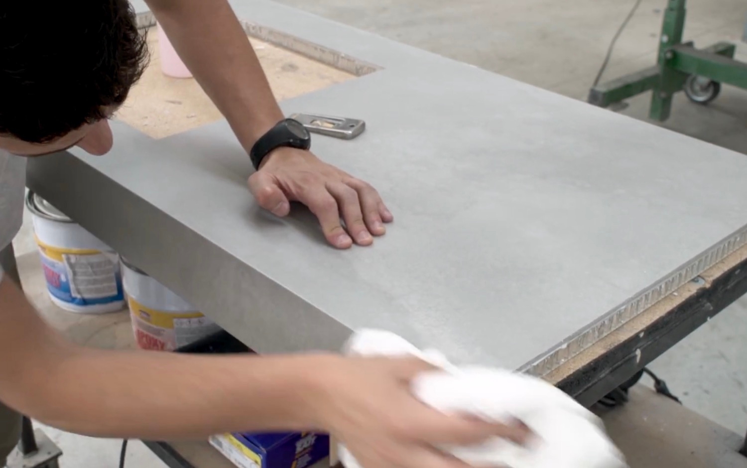 How to Handle Extra-Large Format Porcelain