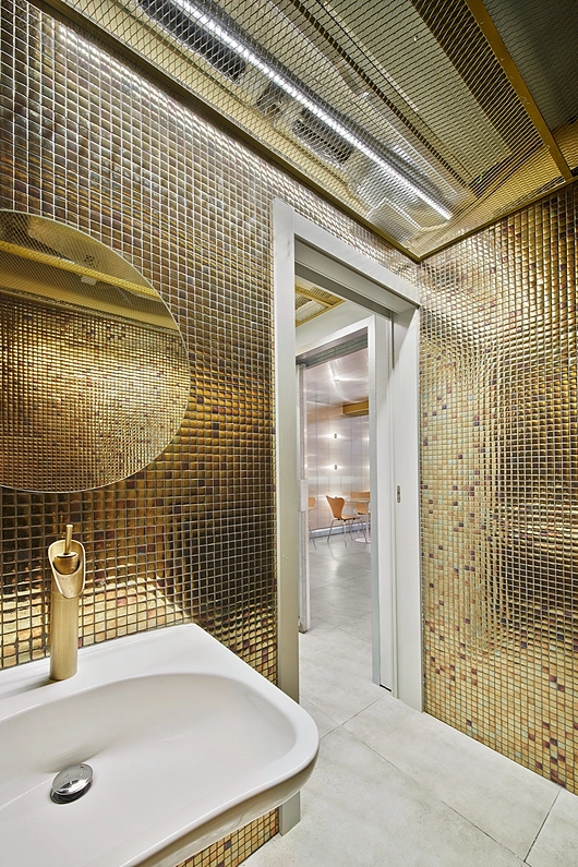 Tiles in bathroom - Photos: Jose Hevia