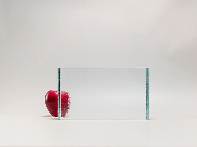 Transparency | Clear Channel Glass