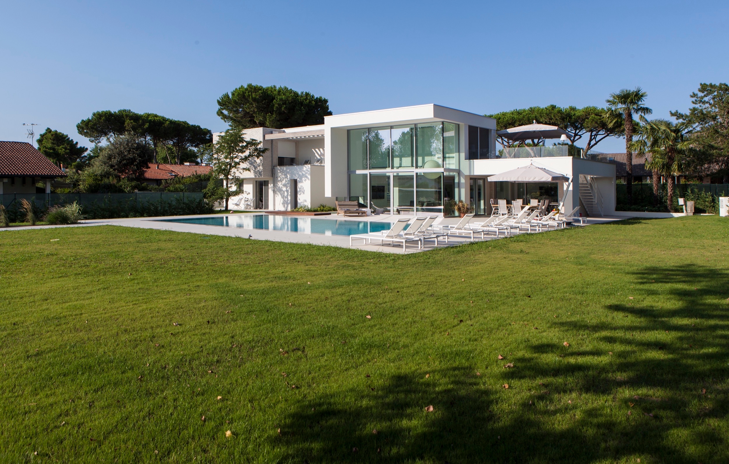 Syuna Doors in Albarella Villa