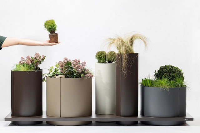 Indoor and Outdoor Planter by mmcité