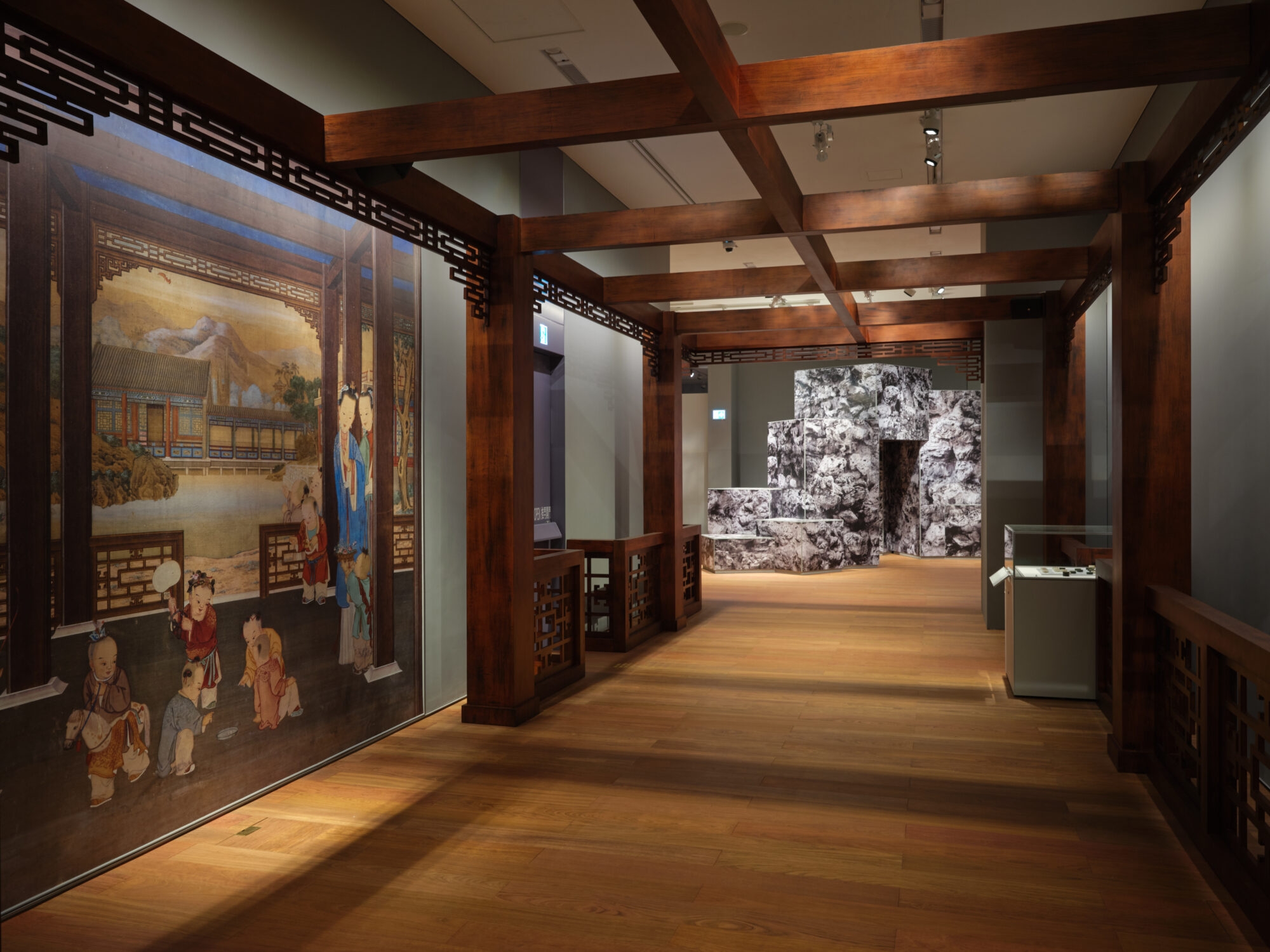Display Cases in the Hong Kong Palace Museum