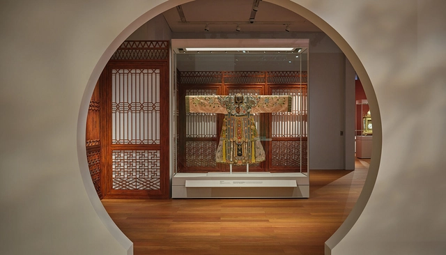 Display Cases in the Hong Kong Palace Museum