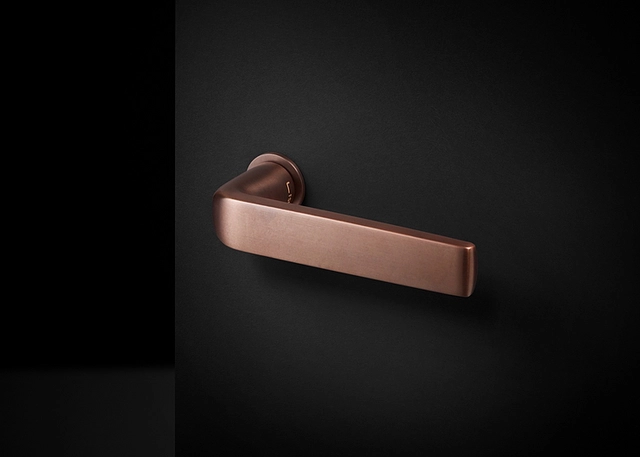 Plug in handles with minimalist design for doors