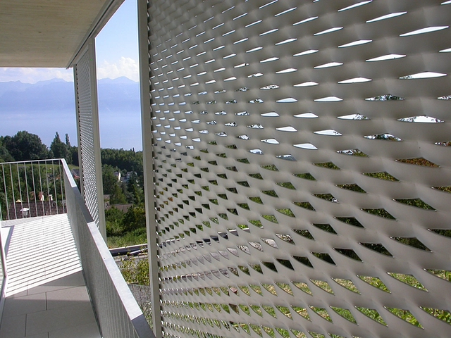 Expanded metal mesh sunscreens for facades - Maracana