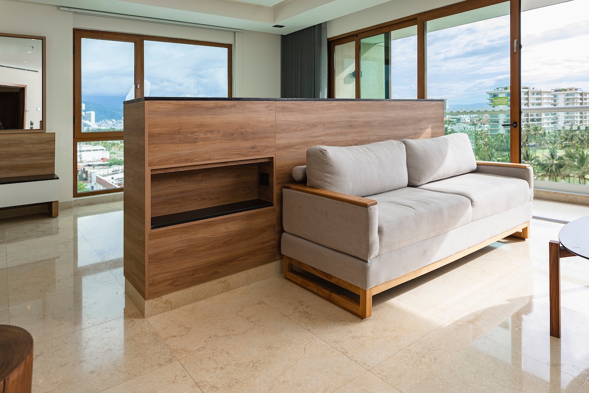 Melamina Vesto en Holiday Inn & Suites