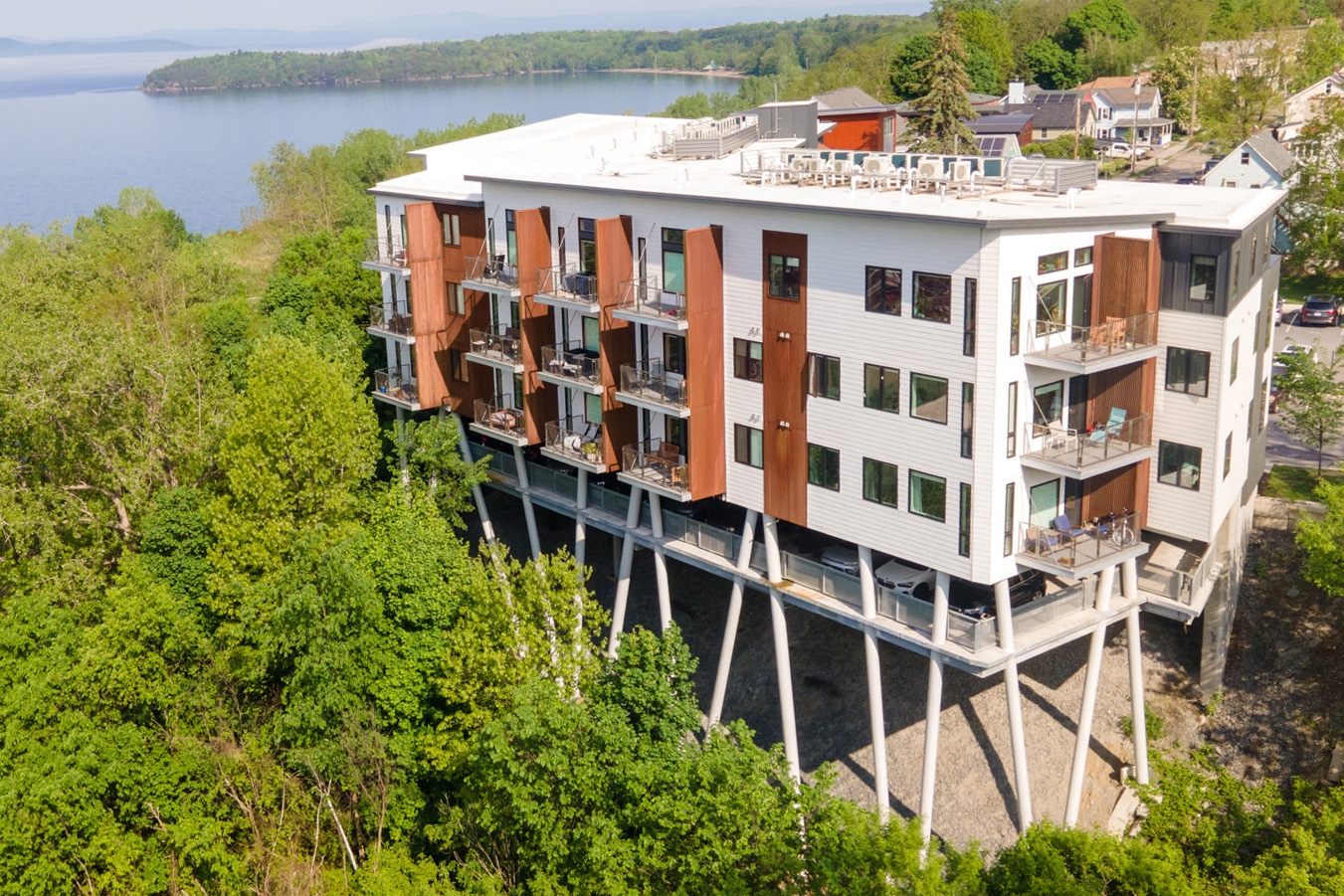 Modular Railing Systems in One Lakeview