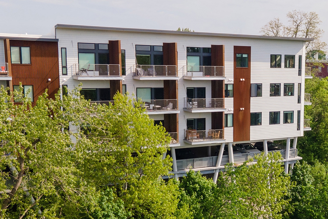 Modular Railing Systems in One Lakeview