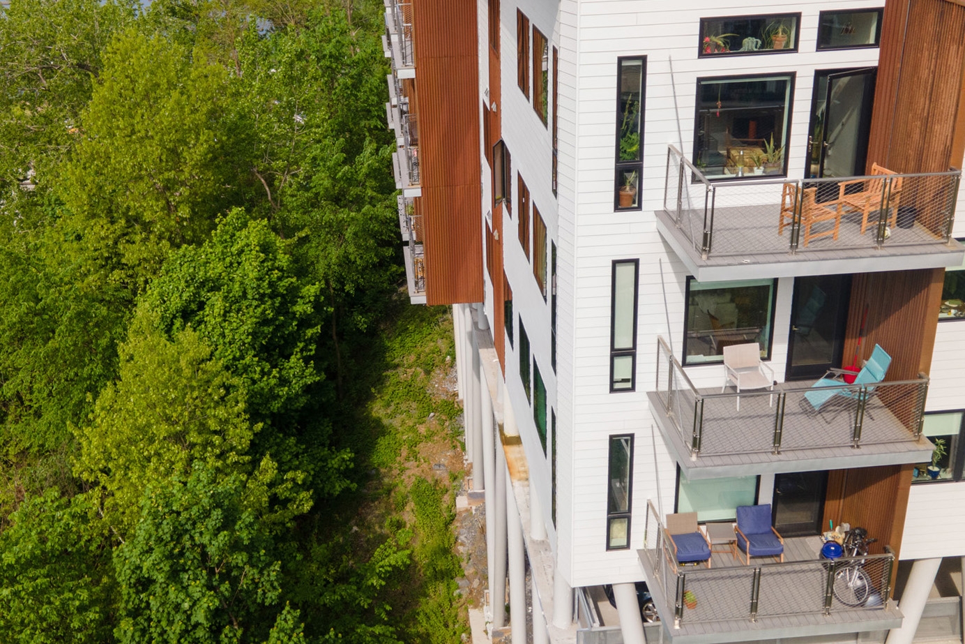 Modular Railing Systems in One Lakeview