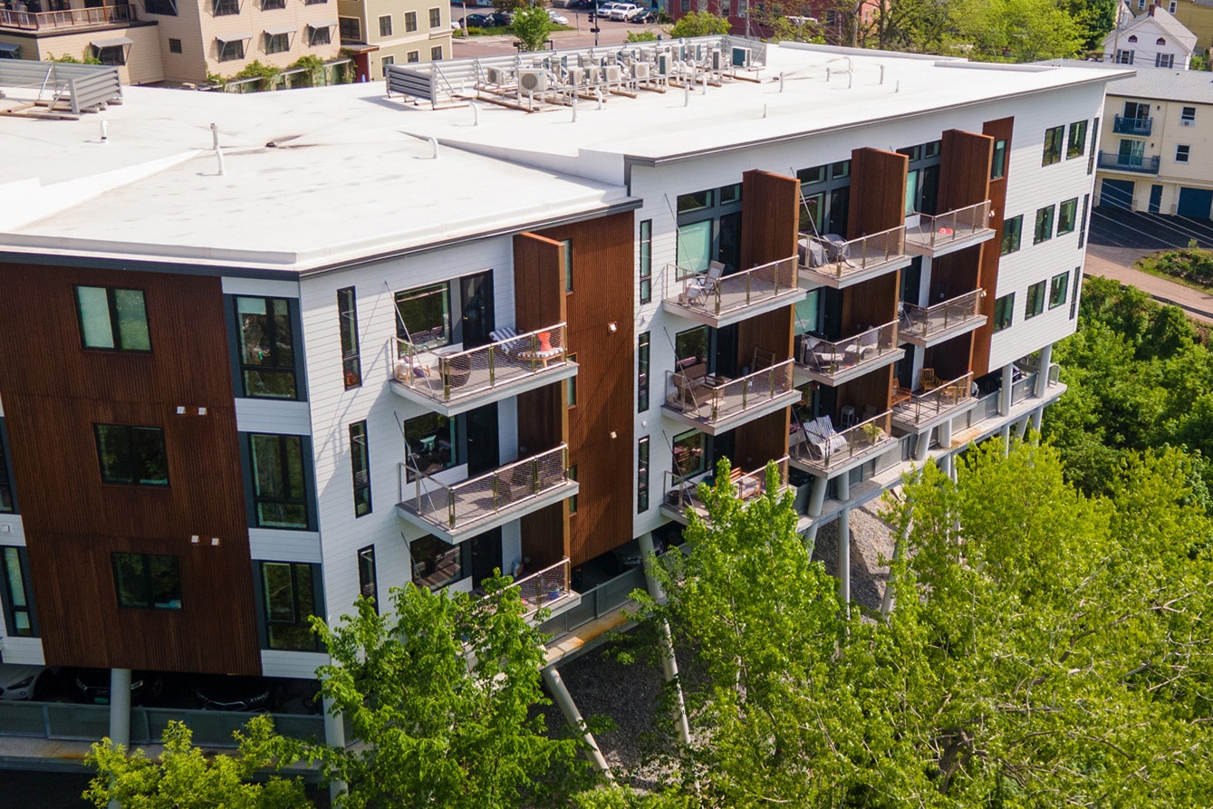 Modular Railing Systems in One Lakeview